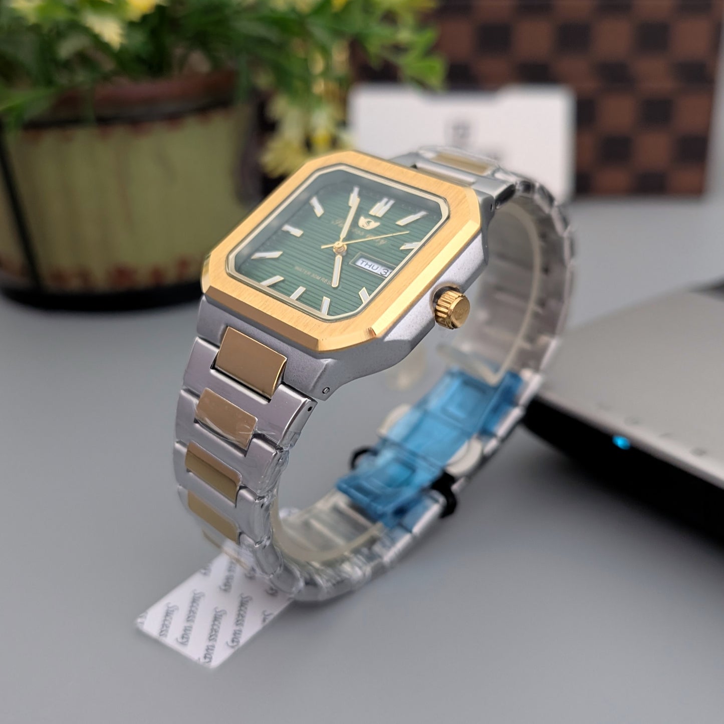 Green-Dial