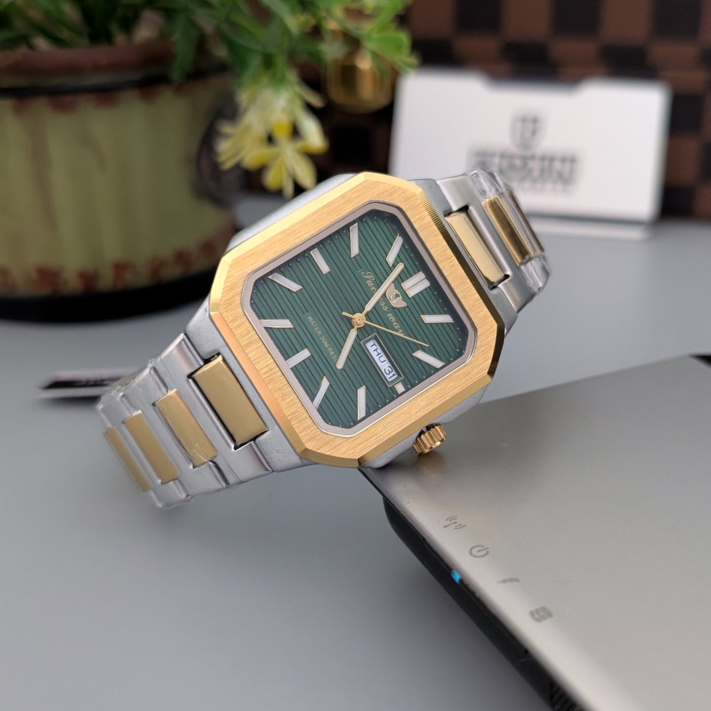 Green-Dial