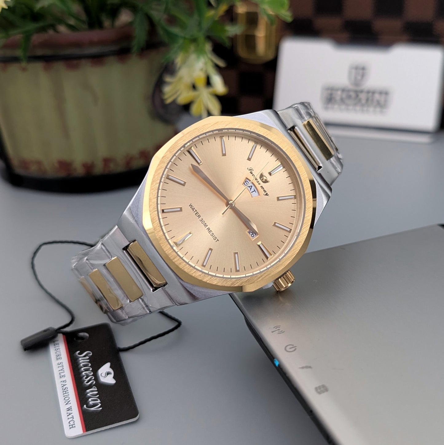 Golden-Dial