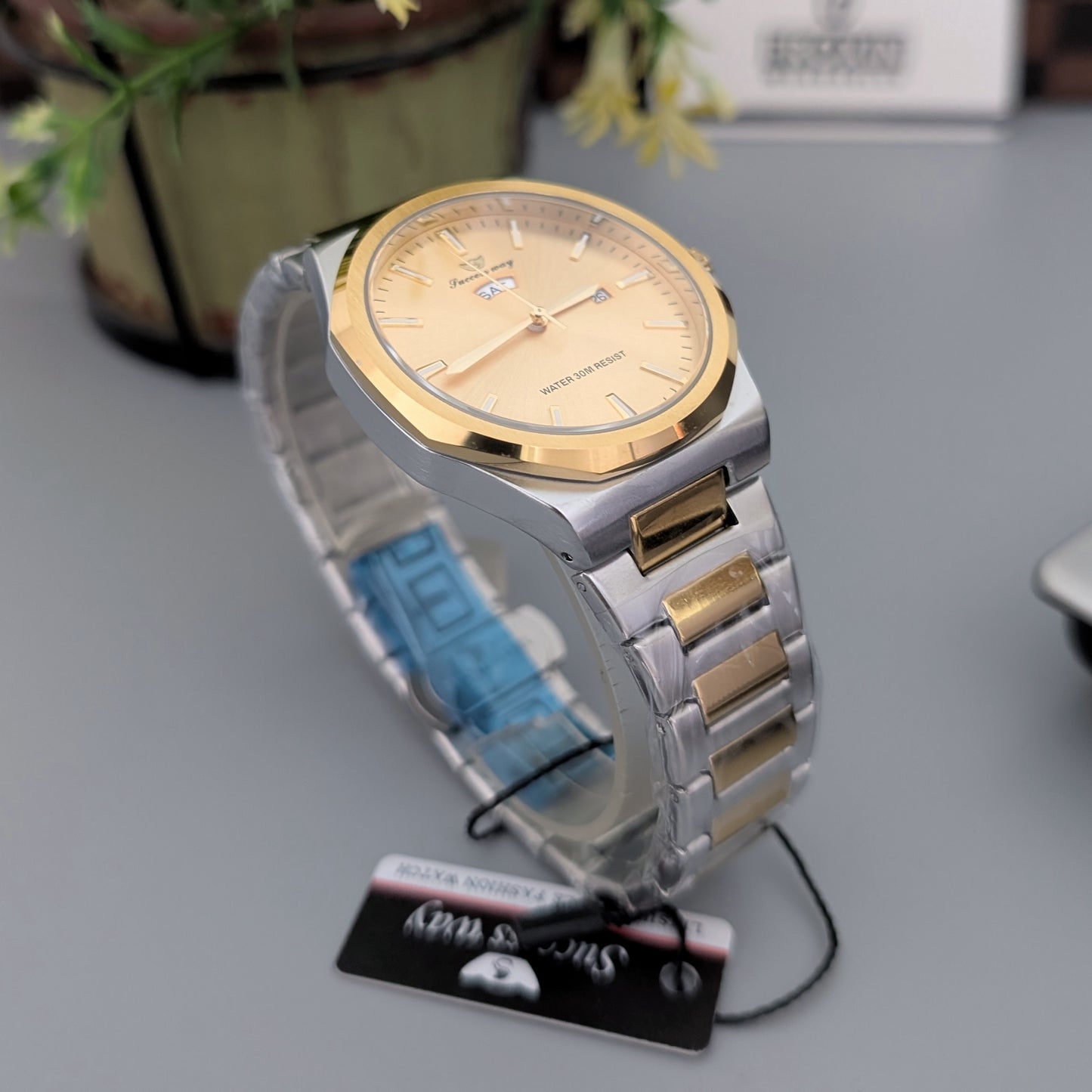 Golden-Dial
