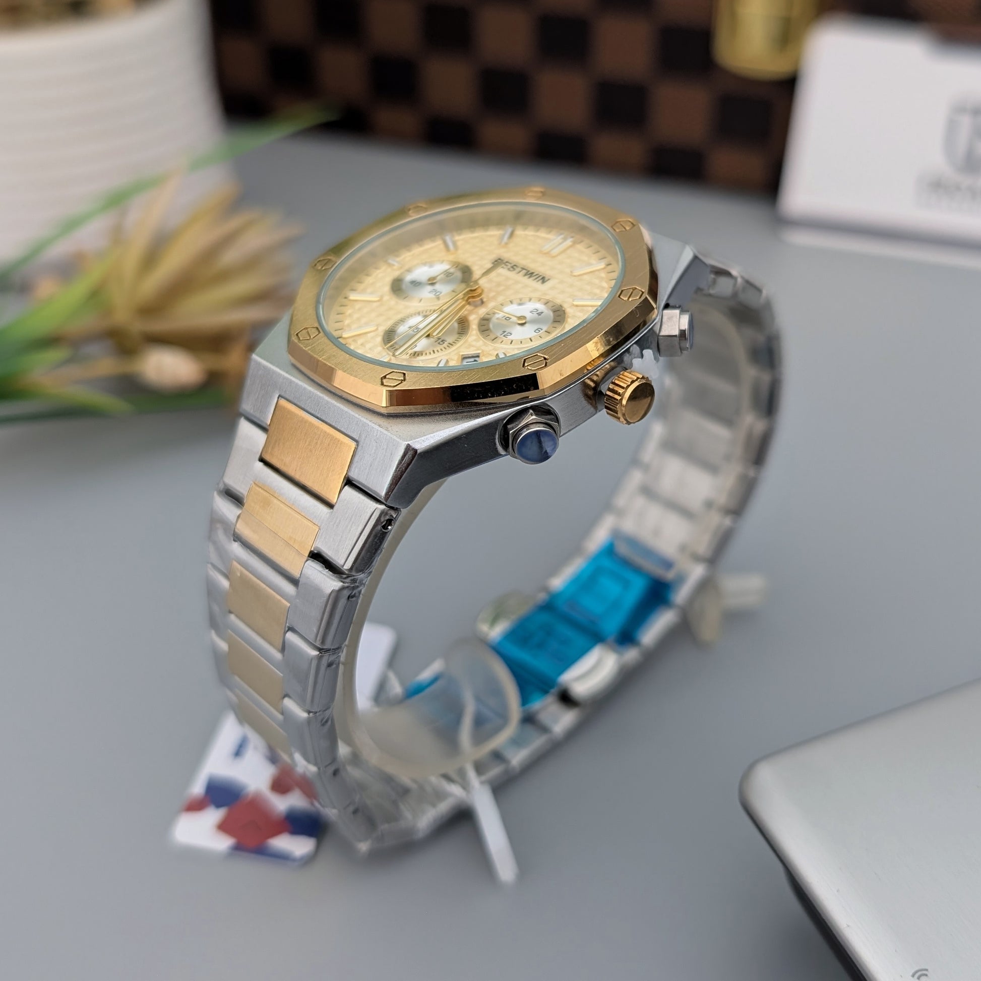 Golden-Dial