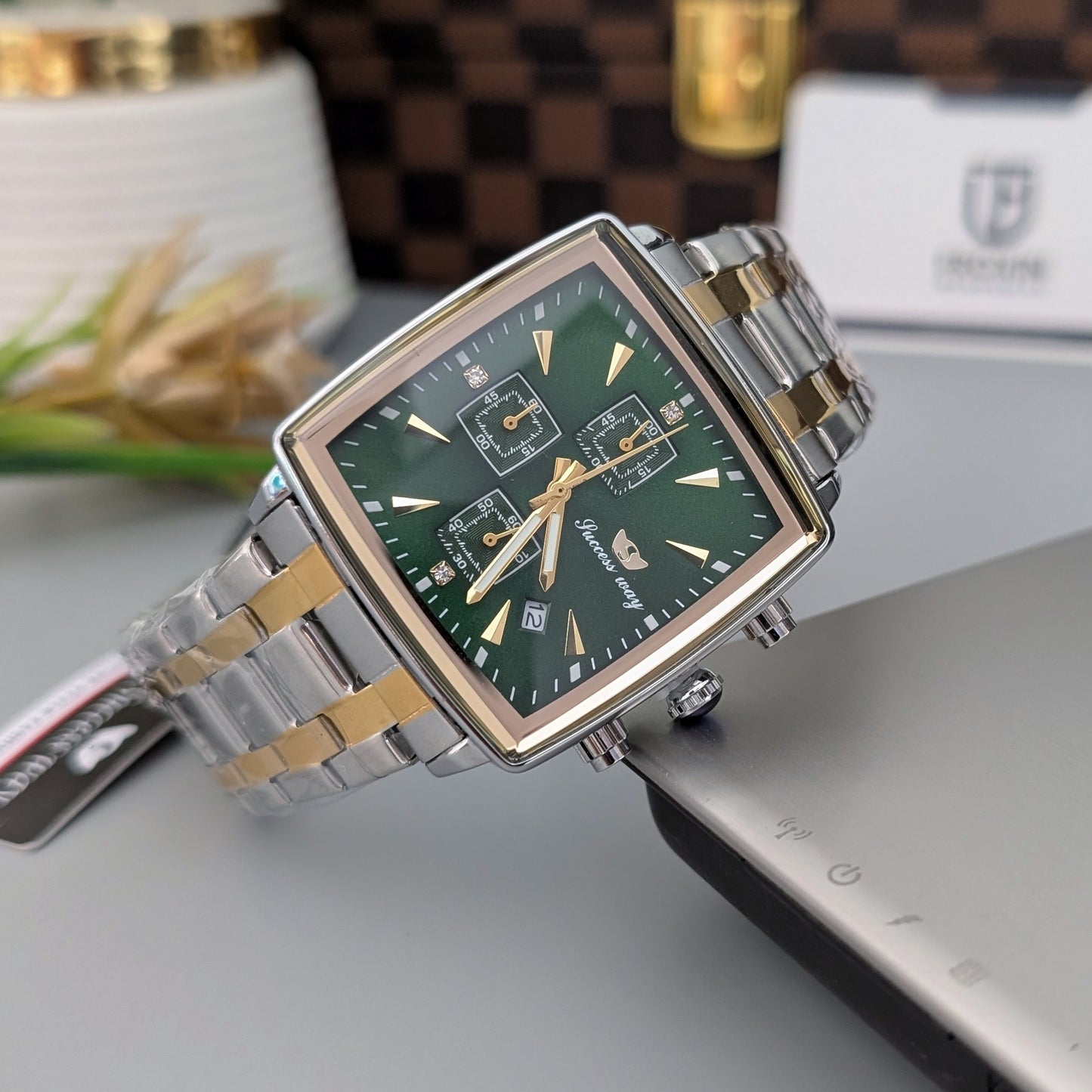 Green-Dial