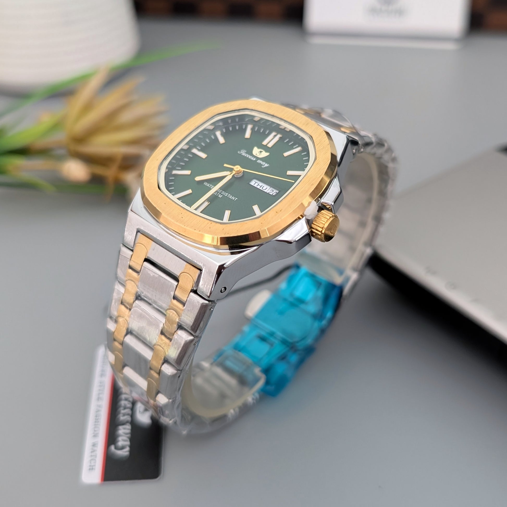 Green-Dial